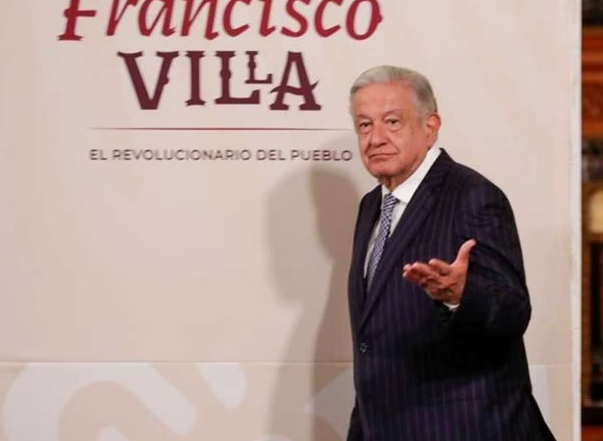 El presidente López Obrador anuncia aumento de 8.2% al salario del sector educativo
