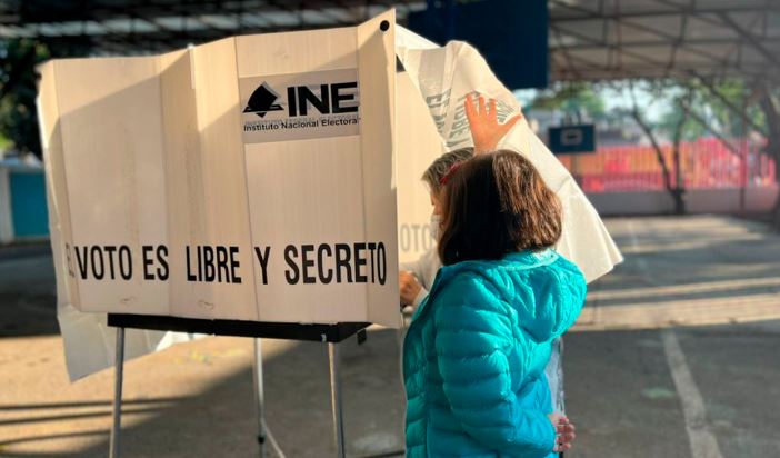 INE llama a Presidente y funcionarios a apegarse a la ley para garantizar elecciones libres
