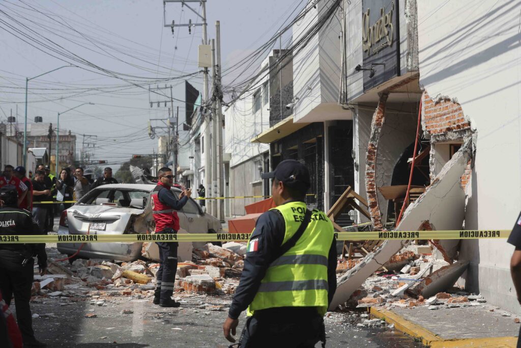 Explosión de tanque de gas en panadería deja 5 heridos en Toluca
