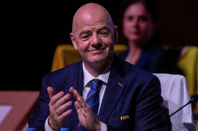 Presidente de la FIFA rinde homenaje a “La Tota” Carbajal