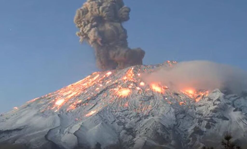 Embajada de EU en México emite alerta por volcán Popocatépetl