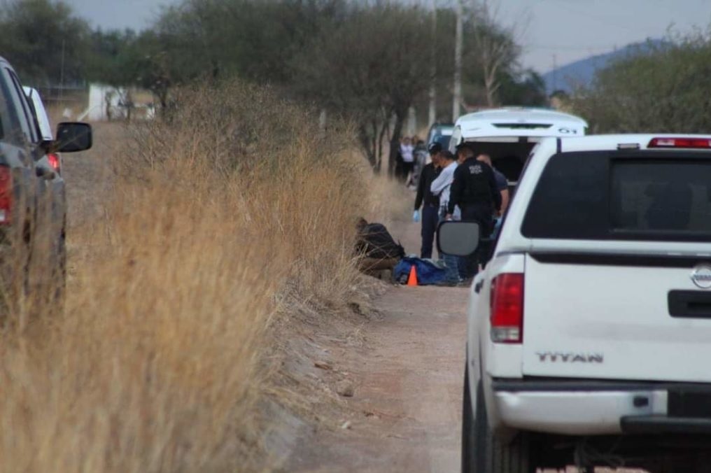 Encuentran cuerpo de un hombre en un camino de terracería en el municipio de El Llano