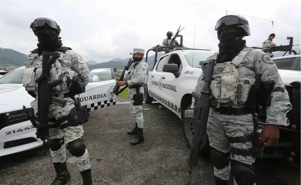 Llegan mil 200 efectivos de GN tras bloqueos y balaceras en Michoacán