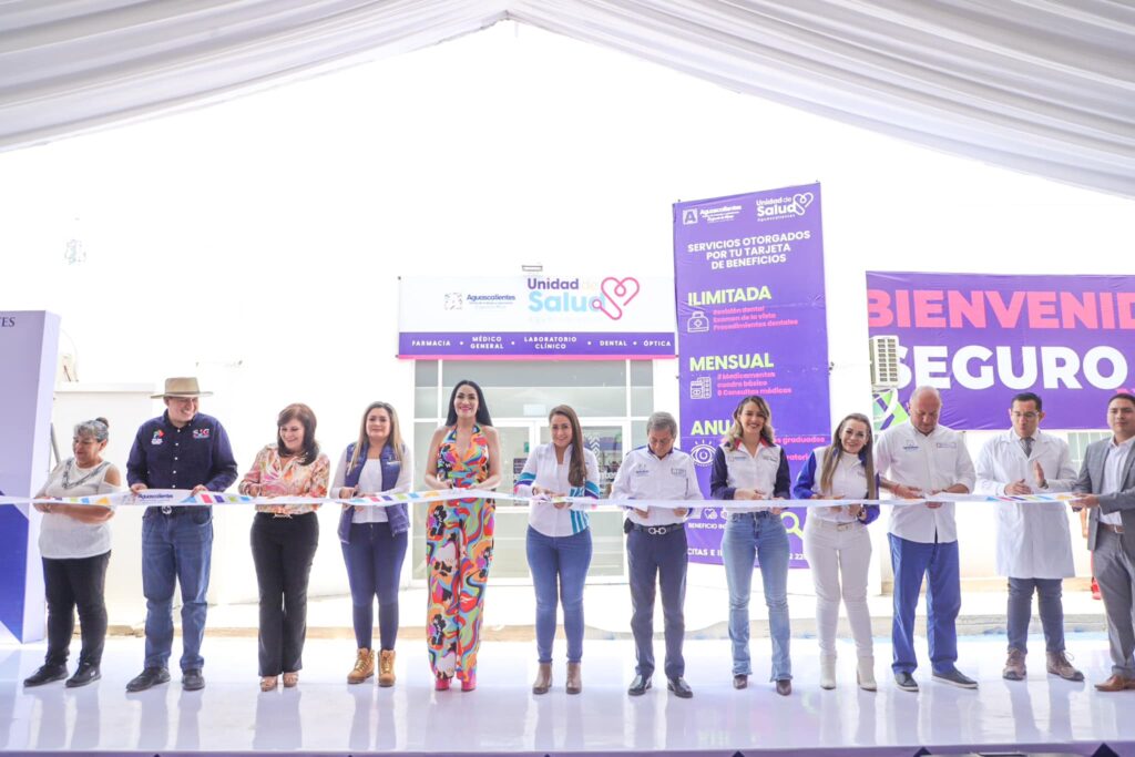 Tere Jiménez inauguró la primera de cuatro clínicas que brindarán atención medica gratuita en Tepezalá