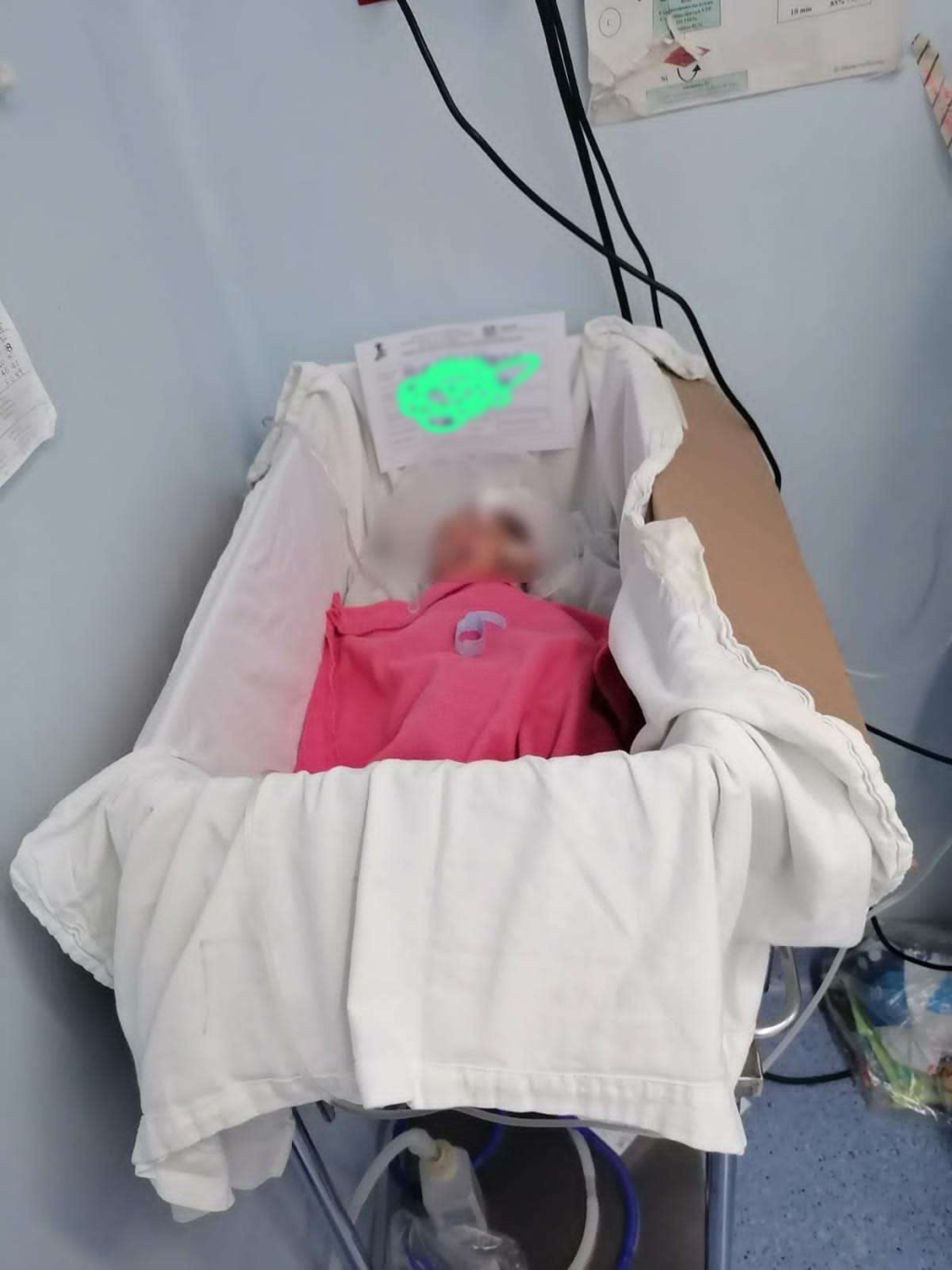 Colocan a recién nacido en caja de cartón en Hospital Civil de Oaxaca; despiden a responsable