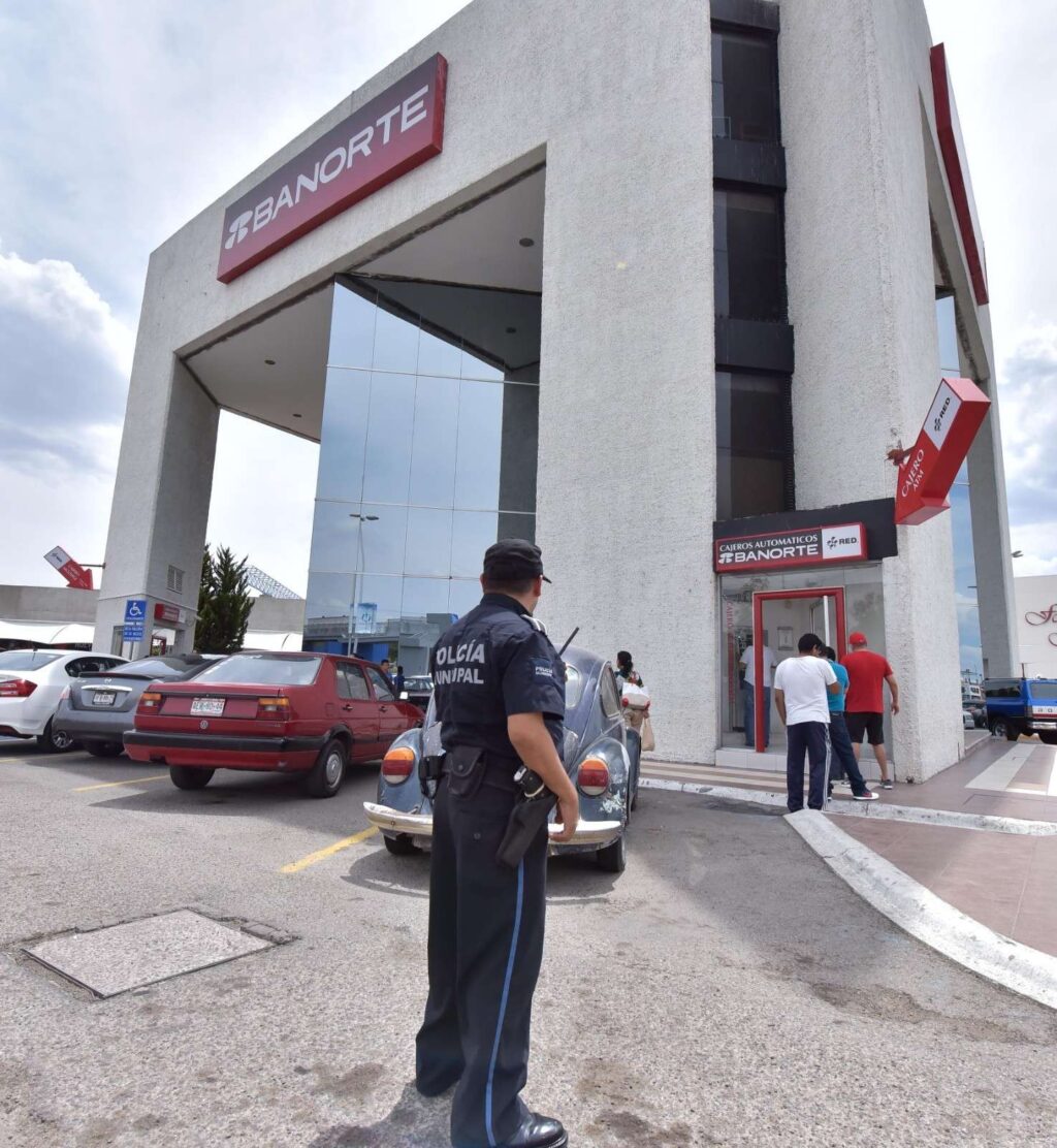 Intensifica la Policía Municipal de Aguascalientes sus operativos al exterior de las instituciones bancarias