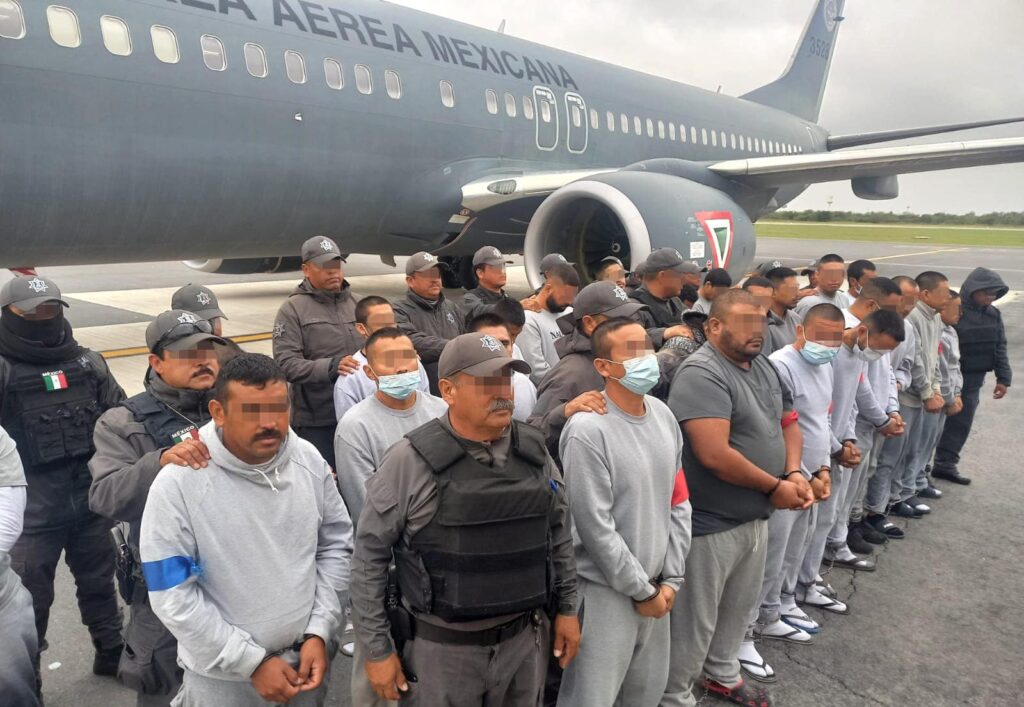 Trasladan a 67 personas privadas de la libertad en Tamaulipas