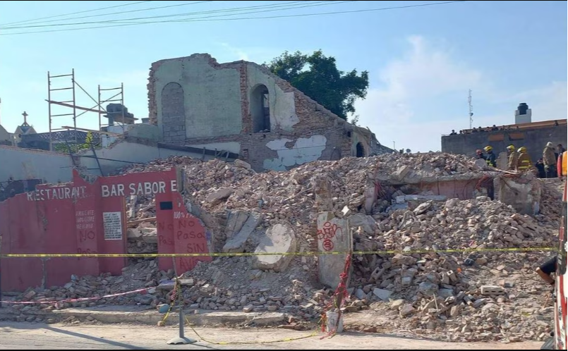 Derrumbe de edificio deja 2 muertos y 4 heridos en Tampico