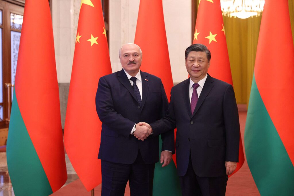 Xi recibe en Pekín a Lukashenko por segunda vez este año
