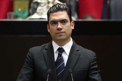 Control de crimen en venta de medicinas "muestra Estado fallido": PAN