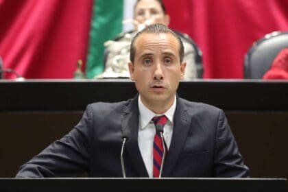 "Burla, que AMLO siga prometiendo el mejor sistema de salud mundial"