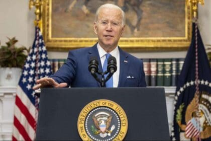 Biden llama a los líderes del Congreso a la Casa Blanca para urgirles dinero para Ucrania