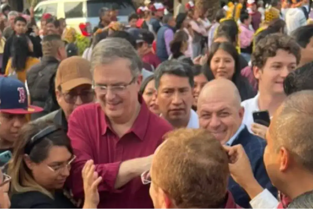 Reaparece Ebrard en cierre de precampaña de Sheinbaum