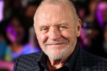 Anthony Hopkins deja el set para triunfar en TikTok a los 86 años
