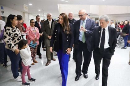 Tere visita instalaciones del Hospital Hidalgo para constatar el servicio que se brinda a los usuarios