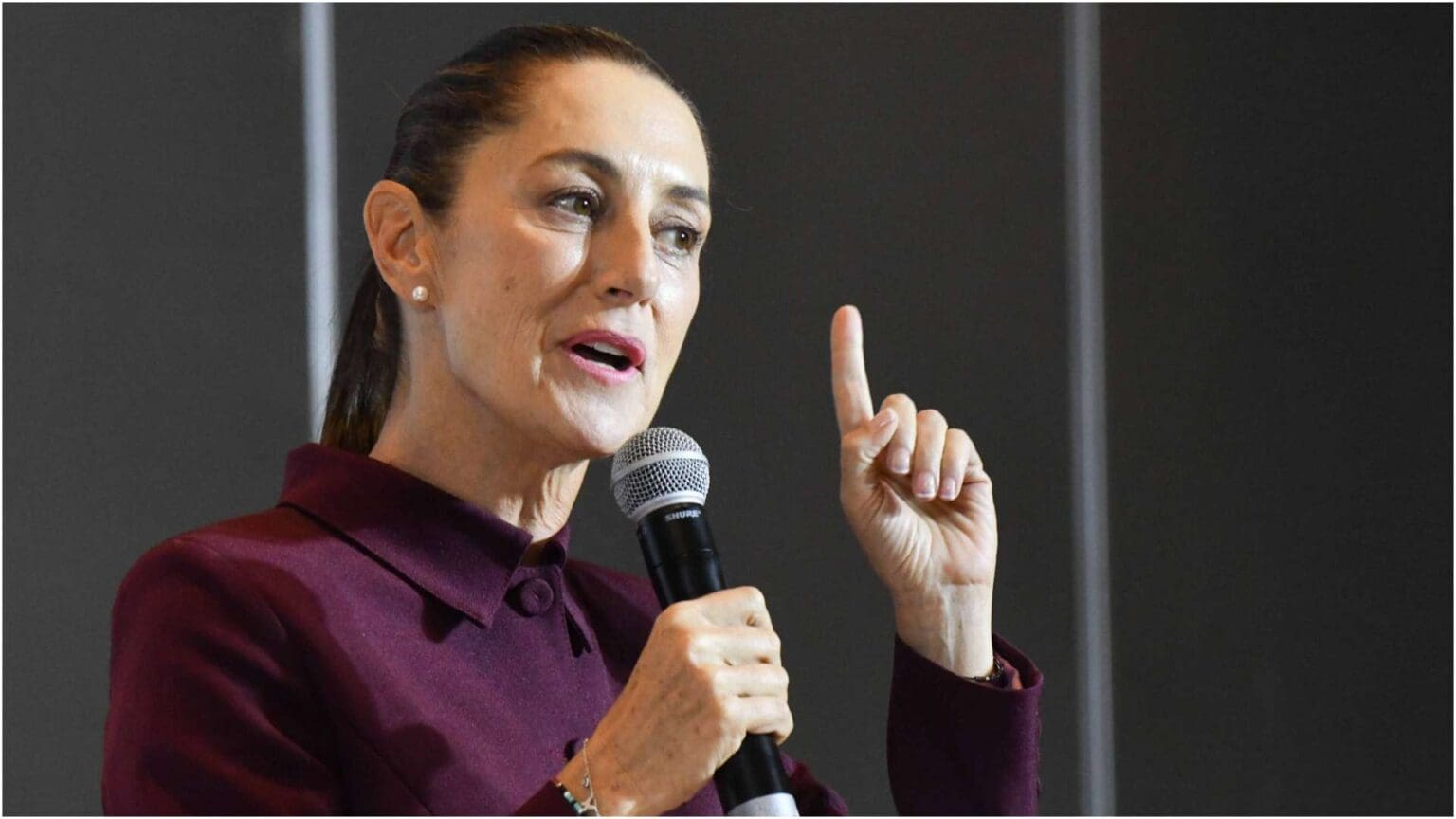 46CAZH6CCBAYZAYONHG6GKW56U 1 2