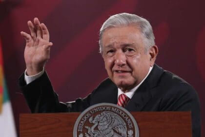 AMLO 1 12