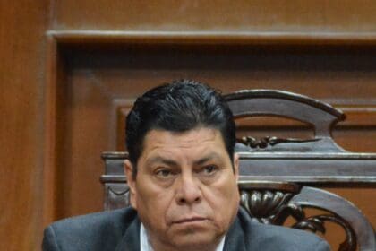 Arturo Pina PARA CORREGIR NOTA 1