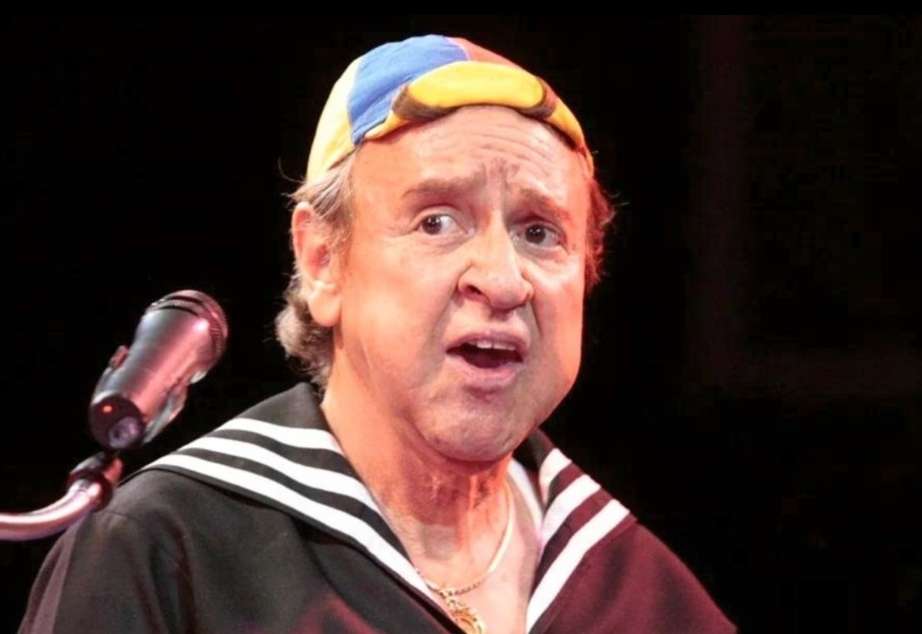 Carlos Villagrán "Kiko" saca los prohibidos en pleno show