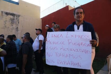Choferes de la Linea Express se manifiestan 3 COLOR scaled 1