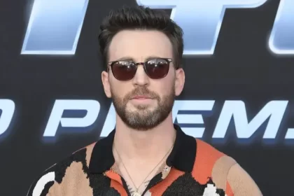 Chris Evans critica a los idiotas que se oponen al 1