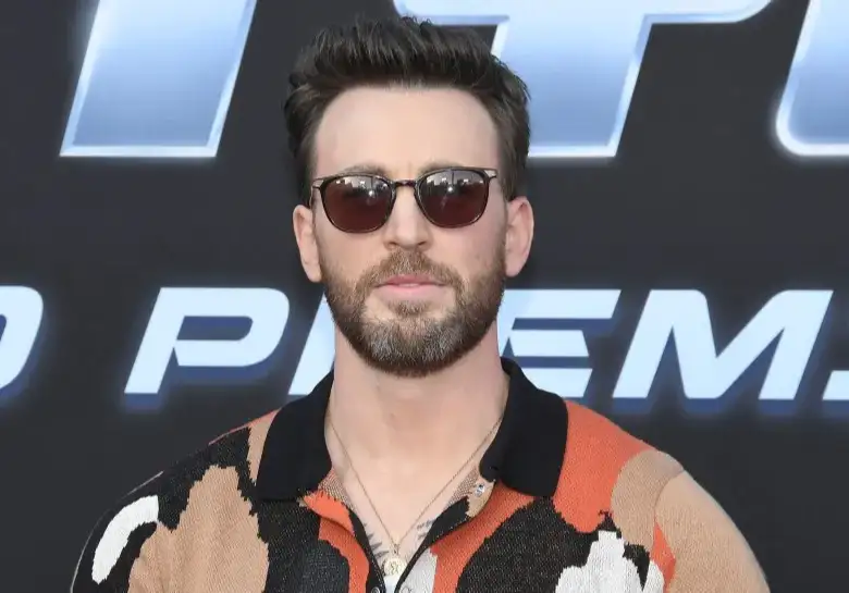 Chris Evans critica a los idiotas que se oponen al 1