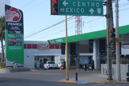 Gasolinera scaled 1