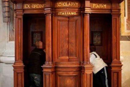 Iglesia Confesionario Ideas Suicidas