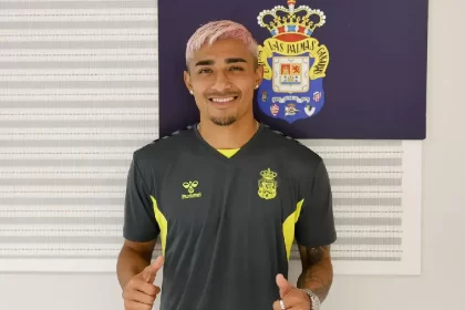 Julian Araujo en UD Las Palmas.jpg 1
