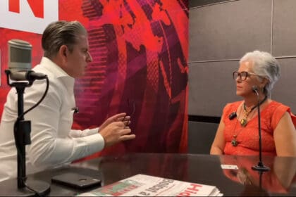 LLAMA SENORA CANCER COLOR