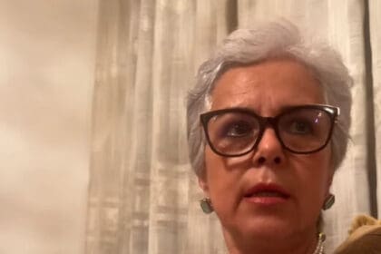 LLAMA SENORA QUIMIO COLOR e1688423244683