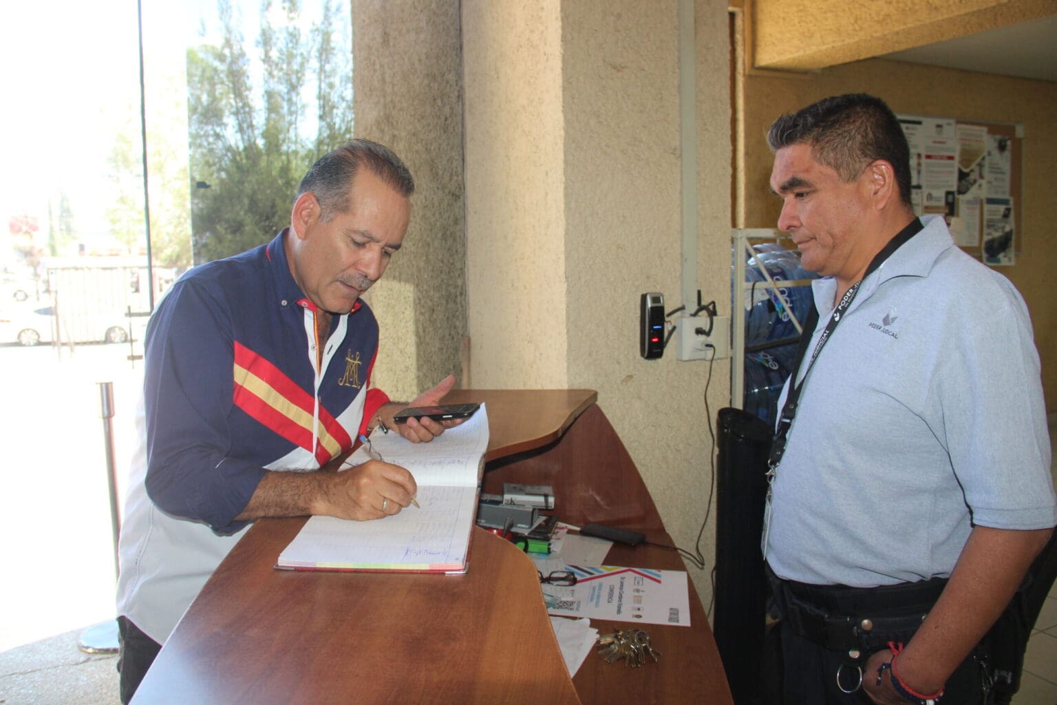 MOS JUICIO COLOR 6 scaled 1