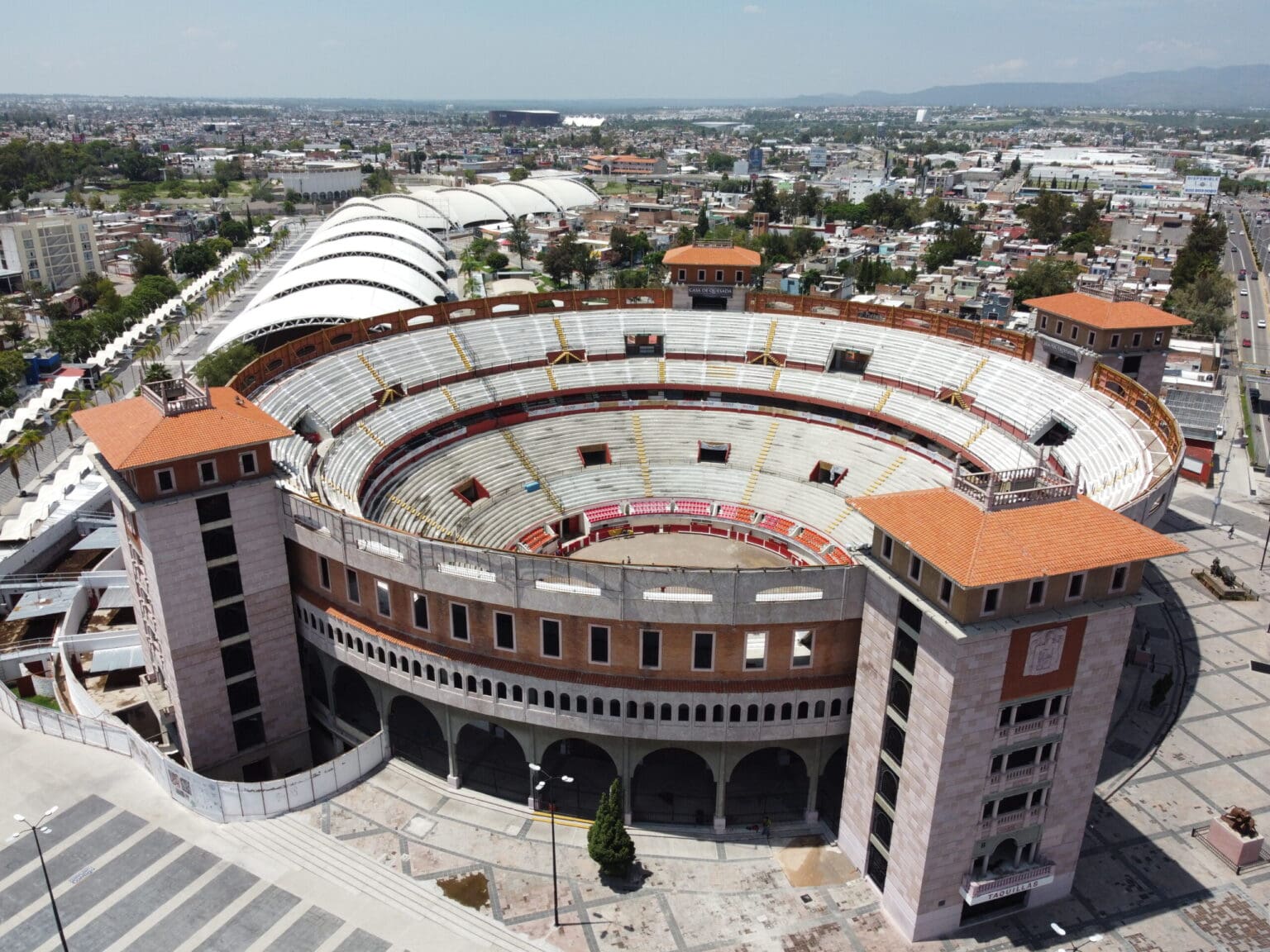 Plaza de Toros Monumental scaled 1