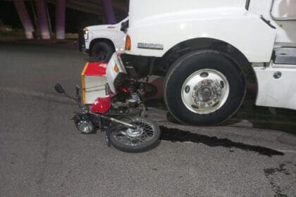 TRAILER VS MOTO 2