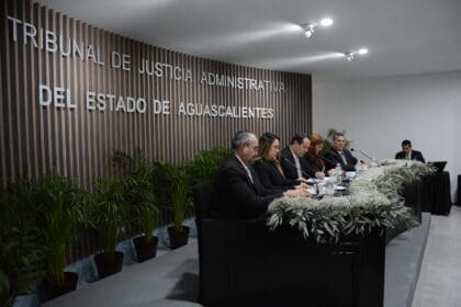 Toma de protesta de Jaime Beltran sala administrativa 5 scaled 1