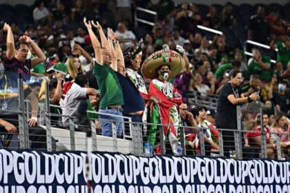 aficionados lanzaron grito homofobico foto 1