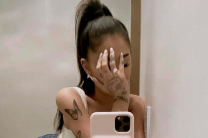 ariana grande compromiso anillo