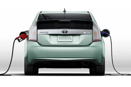 auto hibrido scaled 1