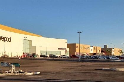 centros comerciales locales 08012021