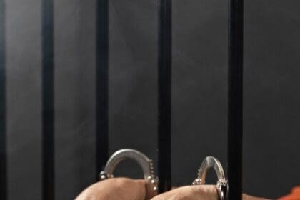 cerrar mano punos carcel 23 2149098125