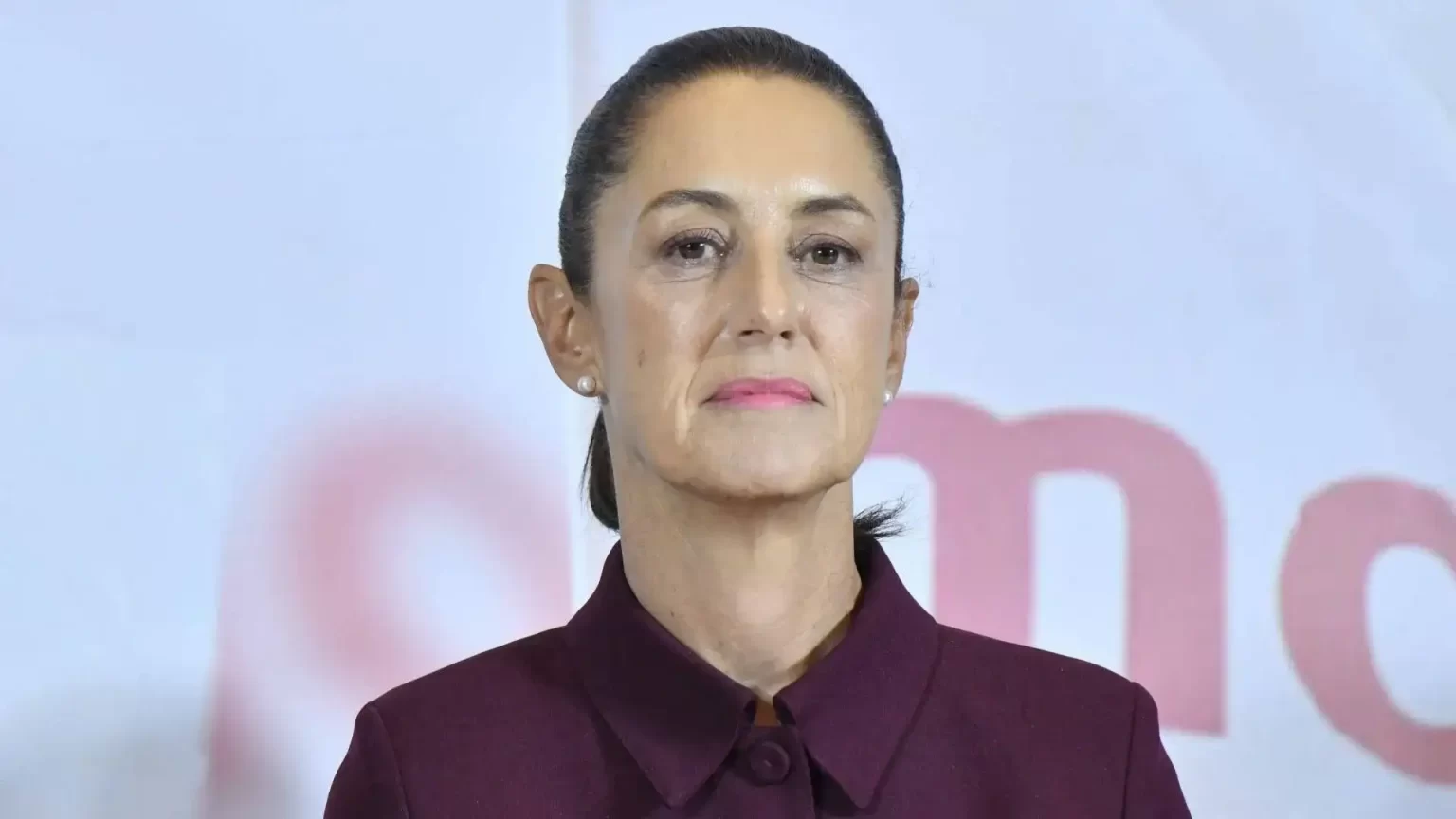 "No por mucho provocar se crece en las encuestas", responde Sheinbaum