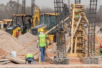 constructoras suspender actividades 06012021