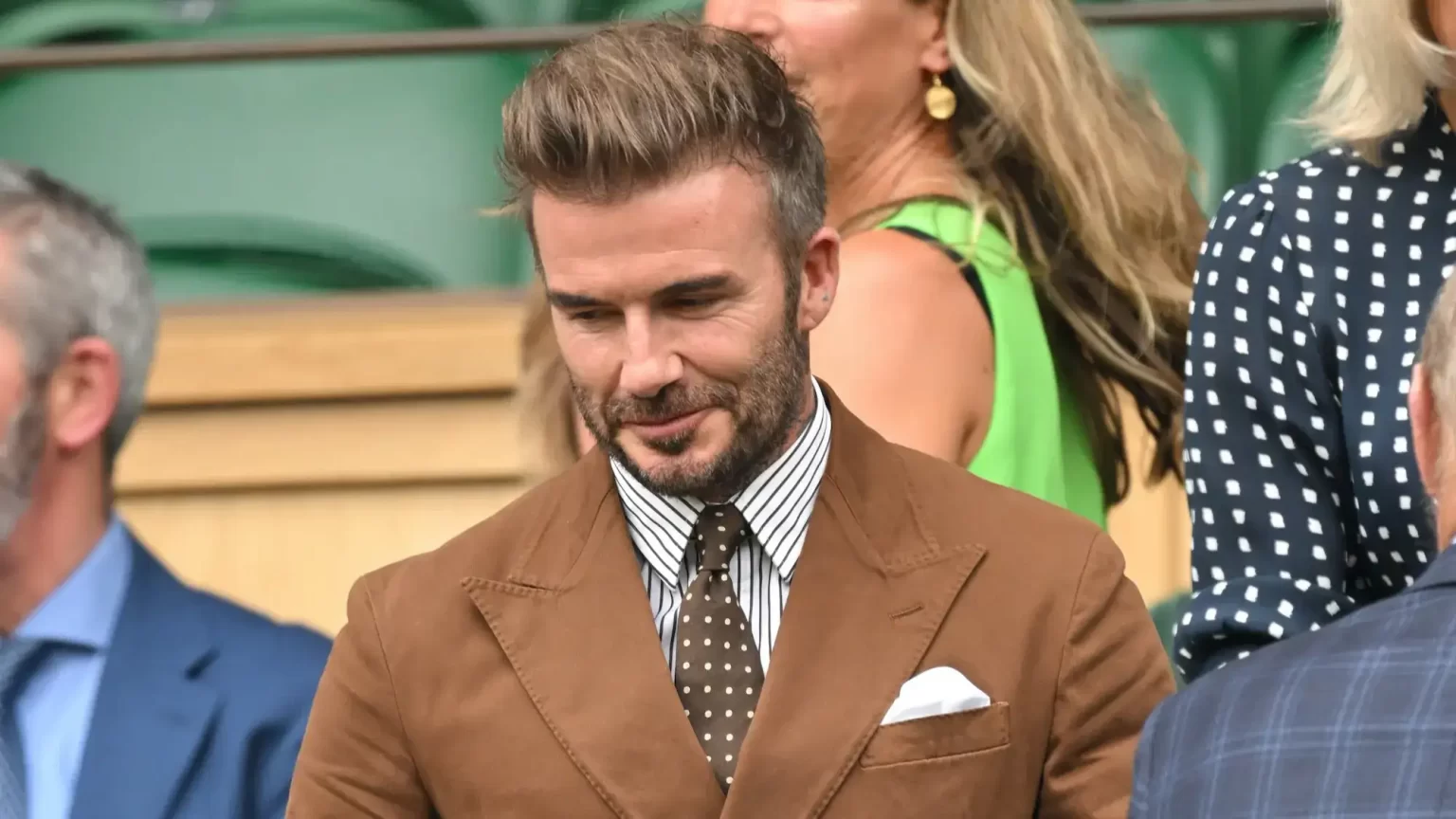 david beckham outfits prendas para verte elegante y relajado saco cafe 1