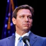 Ron DeSantis termina fallida campaña con pifia