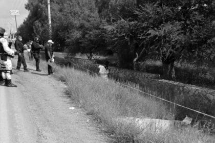 hallan cadaver cuerpo sobre carretera min
