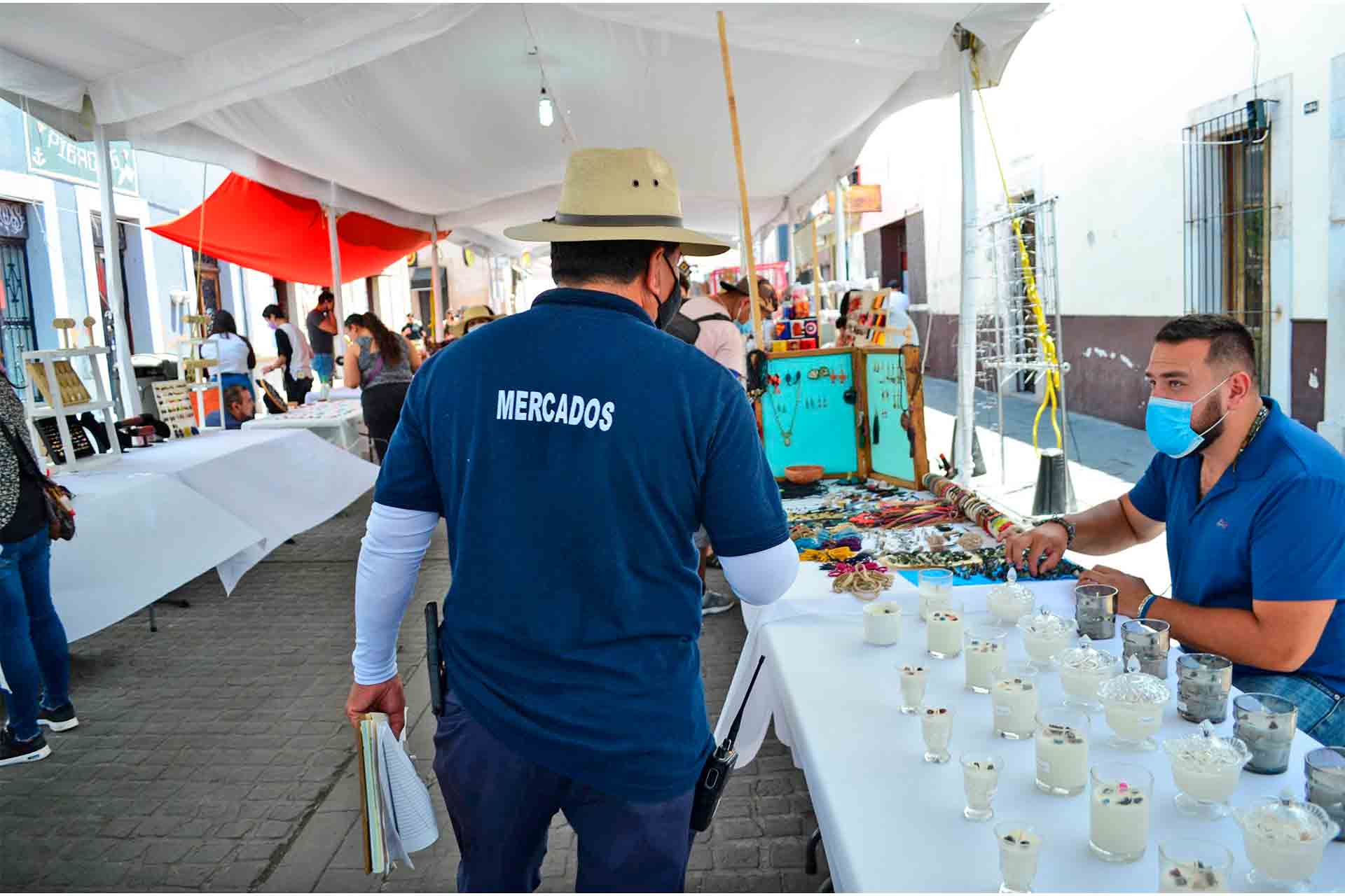 Verifican puestos fijos y semifijos de la zona ferial para mantener el
