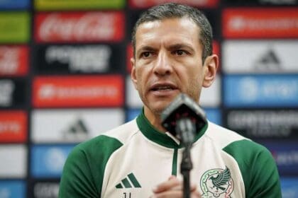 Jaime Lozano le abre las puertas a Chicharito Hernández