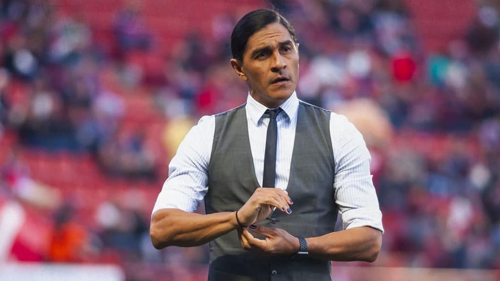 Paco Palencia es despedido como entrenador del Sporting en Costa Rica