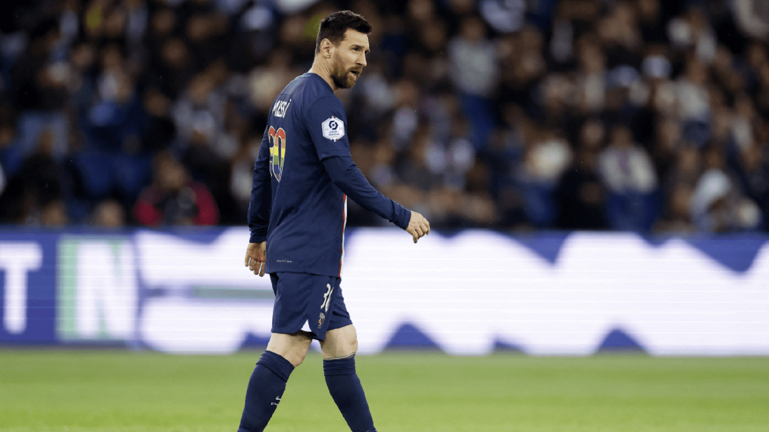 lionel messi abucheado por aficion del psg ante el ajaccio