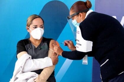 primera doctora vacunada aguascalientes 13012021